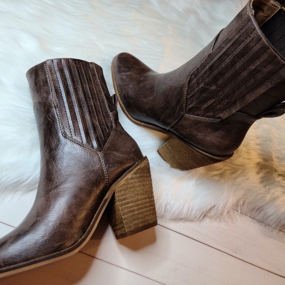 LET'S SEE STYLE BOOTIES ESPRESSO SIZE 6.5